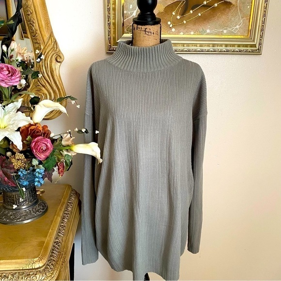 South Pole Other - SOUTH Pole mens grey turtle neck sweater size L gently used.